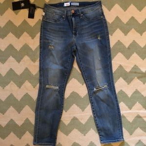 NWT Rock & Republic Mid Rise Capri Jeans